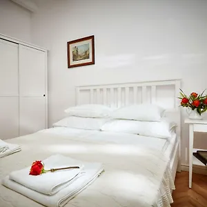Apartament Mariensztat / Old Town Place For, Warszawa